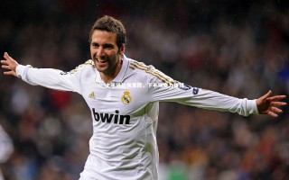 开云官网登录入口：上半场稳健发挥，下半场奋力拼搏